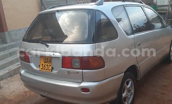 Gura Yakoze Toyota Ipsum Silver Imodoka i Kampala mu Uganda Gura Yakoze Toyota Ipsum Silver Imodoka i Kampala mu Uganda