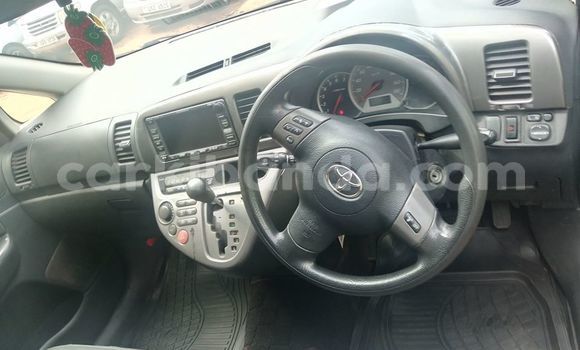Acheter Occasion Voiture Toyota Wish Gris à Kampala, Ouganda Acheter Occasion Voiture Toyota Wish Gris à Kampala, Ouganda