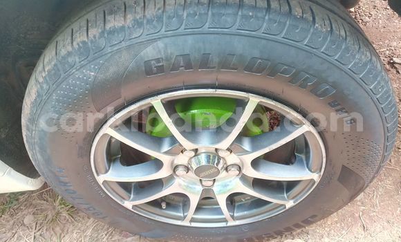 Acheter Occasion Voiture Toyota Premio Blanc à Kampala, Ouganda Acheter Occasion Voiture Toyota Premio Blanc à Kampala, Ouganda