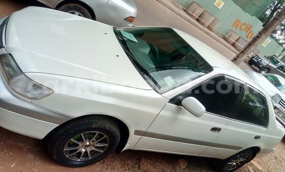 Acheter Occasion Voiture Toyota Premio Blanc à Kampala, Ouganda Acheter Occasion Voiture Toyota Premio Blanc à Kampala, Ouganda