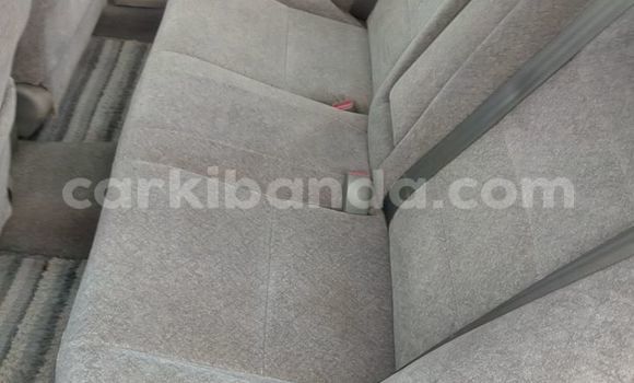 Acheter Occasion Voiture Toyota Premio Blanc à Kampala, Ouganda Acheter Occasion Voiture Toyota Premio Blanc à Kampala, Ouganda