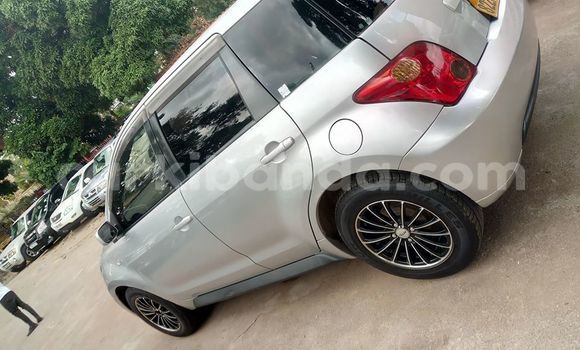 Acheter Occasion Voiture Toyota IST Gris à Kampala, Ouganda Acheter Occasion Voiture Toyota IST Gris à Kampala, Ouganda