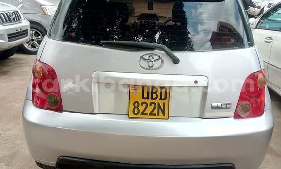 Acheter Occasion Voiture Toyota IST Gris à Kampala, Ouganda Acheter Occasion Voiture Toyota IST Gris à Kampala, Ouganda