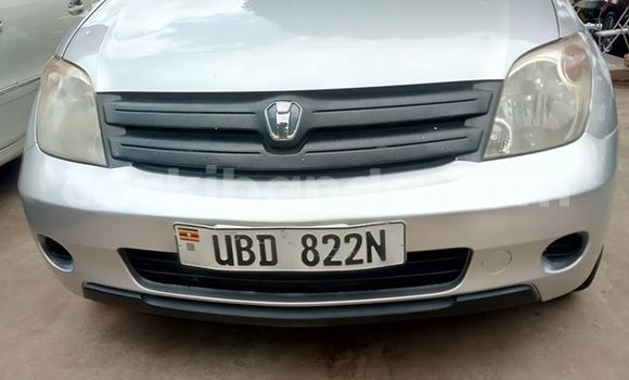 Acheter Occasion Voiture Toyota IST Gris à Kampala, Ouganda Acheter Occasion Voiture Toyota IST Gris à Kampala, Ouganda