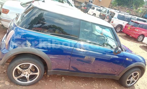 Nunua Ilio tumika MINI Cooper Bluu Gari ndani ya Kampala nchini Uganda Nunua Ilio tumika MINI Cooper Bluu Gari ndani ya Kampala nchini Uganda