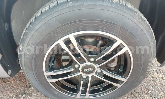 Acheter Occasion Voiture Toyota Passo Gris à Kampala, Ouganda Acheter Occasion Voiture Toyota Passo Gris à Kampala, Ouganda