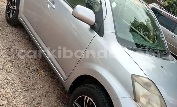 Acheter Occasion Voiture Toyota Passo Gris à Kampala, Ouganda Acheter Occasion Voiture Toyota Passo Gris à Kampala, Ouganda