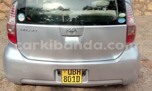 Acheter Occasion Voiture Toyota Passo Gris à Kampala, Ouganda Acheter Occasion Voiture Toyota Passo Gris à Kampala, Ouganda