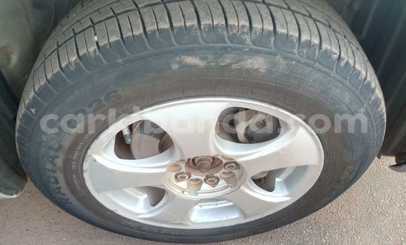 Acheter Occasion Voiture Toyota Wish Gris à Kampala, Ouganda Acheter Occasion Voiture Toyota Wish Gris à Kampala, Ouganda