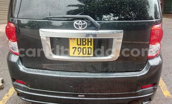 Acheter Occasion Voiture Toyota Corolla Rumion Noir à Kampala, Ouganda Acheter Occasion Voiture Toyota Corolla Rumion Noir à Kampala, Ouganda