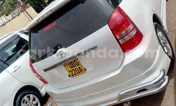 Acheter Occasion Voiture Toyota Wish Blanc à Kampala, Ouganda Acheter Occasion Voiture Toyota Wish Blanc à Kampala, Ouganda
