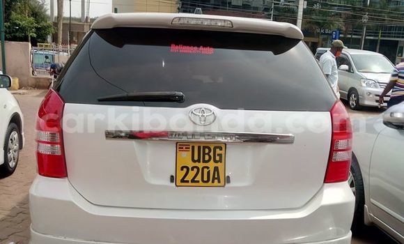 Acheter Occasion Voiture Toyota Wish Blanc à Kampala, Ouganda Acheter Occasion Voiture Toyota Wish Blanc à Kampala, Ouganda