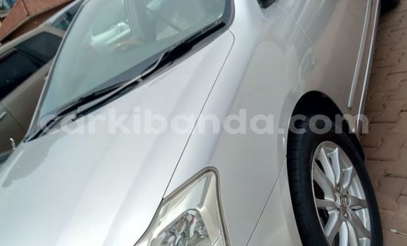 Acheter Occasion Voiture Toyota Premio Gris à Kampala, Ouganda Acheter Occasion Voiture Toyota Premio Gris à Kampala, Ouganda