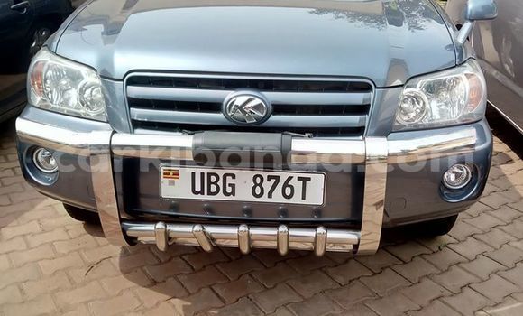 Nunua Ilio tumika Toyota Kluger Bluu Gari ndani ya Kampala nchini Uganda Nunua Ilio tumika Toyota Kluger Bluu Gari ndani ya Kampala nchini Uganda