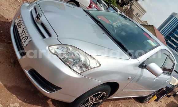 Acheter Occasion Voiture Toyota Runx Gris à Kampala, Ouganda