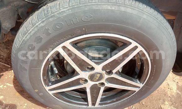 Acheter Occasion Voiture Toyota Runx Gris à Kampala, Ouganda Acheter Occasion Voiture Toyota Runx Gris à Kampala, Ouganda