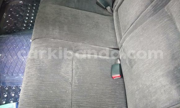 Acheter Occasion Voiture Toyota Premio Blanc à Kampala, Ouganda Acheter Occasion Voiture Toyota Premio Blanc à Kampala, Ouganda