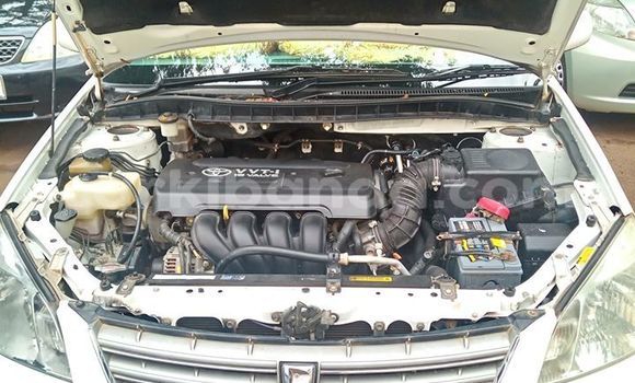 Acheter Occasion Voiture Toyota Premio Blanc à Kampala, Ouganda Acheter Occasion Voiture Toyota Premio Blanc à Kampala, Ouganda