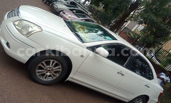 Acheter Occasion Voiture Toyota Premio Blanc à Kampala, Ouganda Acheter Occasion Voiture Toyota Premio Blanc à Kampala, Ouganda