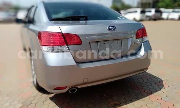 Nunua Mpya Subaru Legacy Bluu Gari ndani ya Kampala nchini Uganda