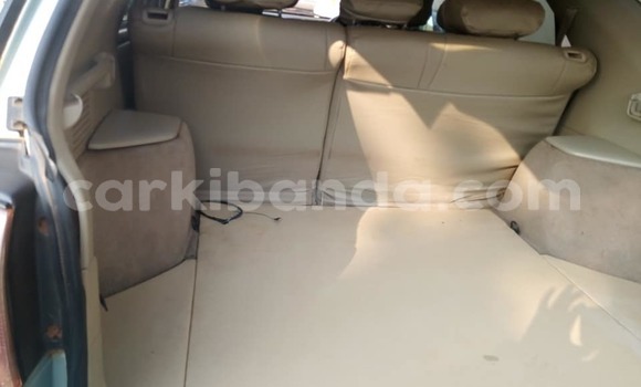 Nunua Ilio tumika Toyota Harrier Fedha Gari ndani ya Kampala nchini Uganda Nunua Ilio tumika Toyota Harrier Fedha Gari ndani ya Kampala nchini Uganda