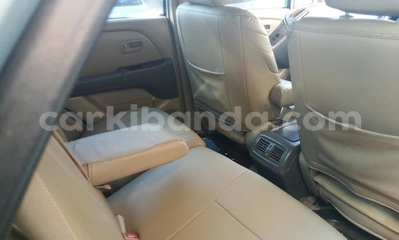 Nunua Ilio tumika Toyota Harrier Fedha Gari ndani ya Kampala nchini Uganda Nunua Ilio tumika Toyota Harrier Fedha Gari ndani ya Kampala nchini Uganda