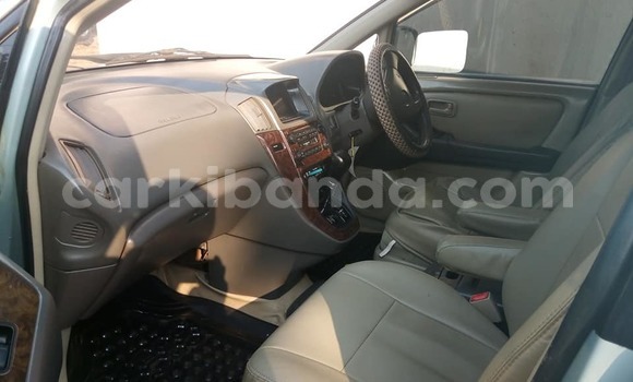 Nunua Ilio tumika Toyota Harrier Fedha Gari ndani ya Kampala nchini Uganda Nunua Ilio tumika Toyota Harrier Fedha Gari ndani ya Kampala nchini Uganda