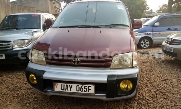 Nunua Ilio tumika Toyota Noah Nyekundu Gari ndani ya Kampala nchini Uganda Nunua Ilio tumika Toyota Noah Nyekundu Gari ndani ya Kampala nchini Uganda