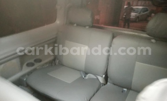 Nunua Ilio tumika Toyota Noah Nyekundu Gari ndani ya Kampala nchini Uganda Nunua Ilio tumika Toyota Noah Nyekundu Gari ndani ya Kampala nchini Uganda