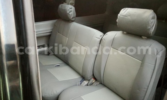 Nunua Ilio tumika Toyota Noah Nyekundu Gari ndani ya Kampala nchini Uganda Nunua Ilio tumika Toyota Noah Nyekundu Gari ndani ya Kampala nchini Uganda