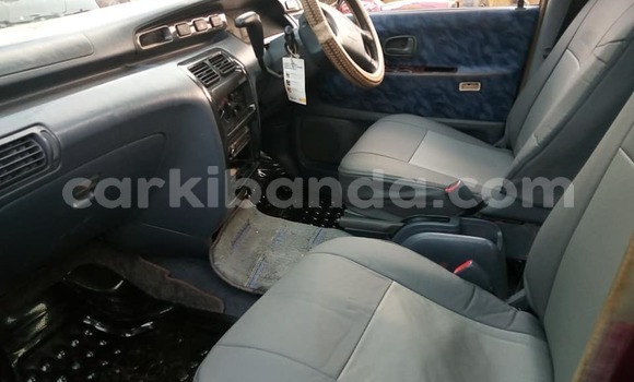 Nunua Ilio tumika Toyota Noah Nyekundu Gari ndani ya Kampala nchini Uganda Nunua Ilio tumika Toyota Noah Nyekundu Gari ndani ya Kampala nchini Uganda