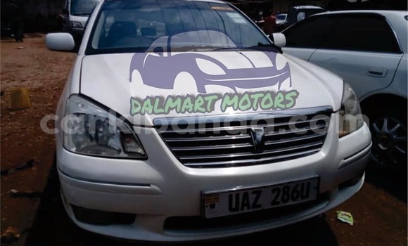 Gura Yakoze Toyota Premio Silver Imodoka i Kampala mu Uganda
