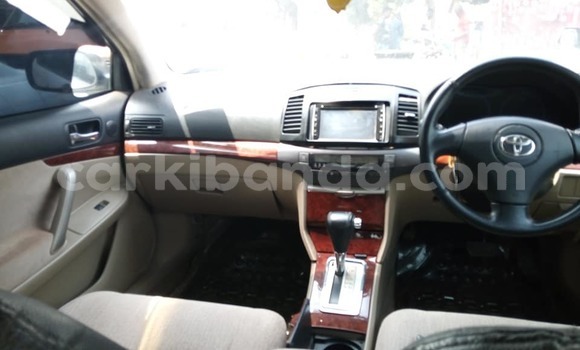 Nunua Ilio tumika Toyota Premio Fedha Gari ndani ya Kampala nchini Uganda Nunua Ilio tumika Toyota Premio Fedha Gari ndani ya Kampala nchini Uganda