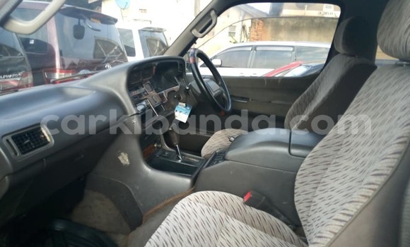 Nunua Ilio tumika Toyota Hiace Fedha Gari ndani ya Kampala nchini Uganda Nunua Ilio tumika Toyota Hiace Fedha Gari ndani ya Kampala nchini Uganda