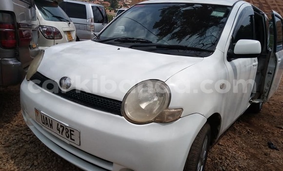 Acheter Occasion Voiture Toyota Sienta Blanc à Adjumani, Nord