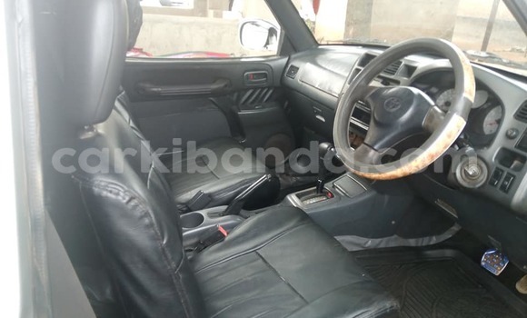 Nunua Ilio tumika Toyota RAV4 Fedha Gari ndani ya Adjumani nchini Kaskazini Nunua Ilio tumika Toyota RAV4 Fedha Gari ndani ya Adjumani nchini Kaskazini