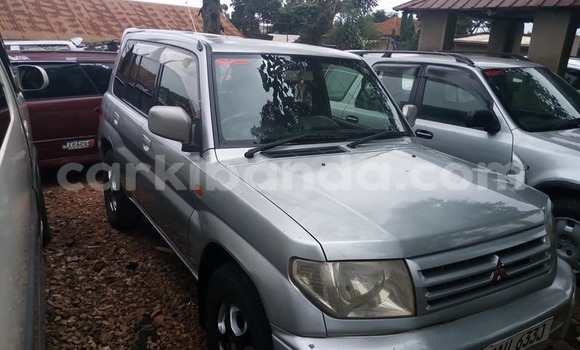 Nunua Ilio tumika Mitsubishi Pajero iO Fedha Gari ndani ya Adjumani nchini Kaskazini