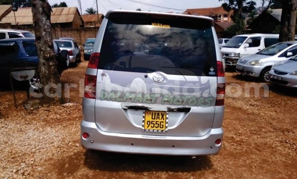 Nunua Ilio tumika Toyota Nadia Fedha Gari ndani ya Adjumani nchini Kaskazini Nunua Ilio tumika Toyota Nadia Fedha Gari ndani ya Adjumani nchini Kaskazini