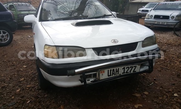 Nunua Ilio tumika Toyota Corolla Nyeupe Gari ndani ya Adjumani nchini Kaskazini Nunua Ilio tumika Toyota Corolla Nyeupe Gari ndani ya Adjumani nchini Kaskazini