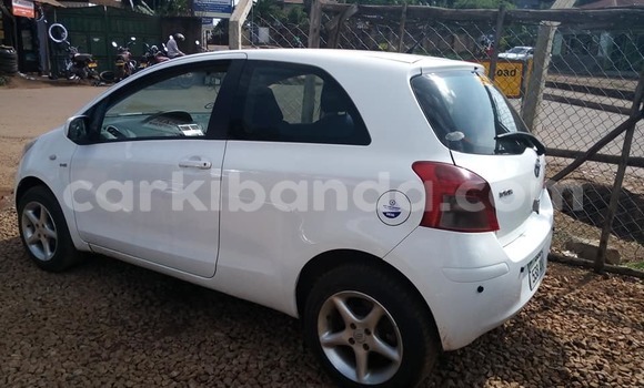 Buy Used Toyota Vitz White Car in Adjumani in Northern