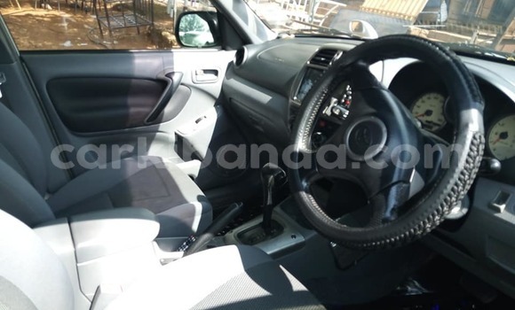 Nunua Ilio tumika Toyota RAV4 Fedha Gari ndani ya Adjumani nchini Kaskazini Nunua Ilio tumika Toyota RAV4 Fedha Gari ndani ya Adjumani nchini Kaskazini