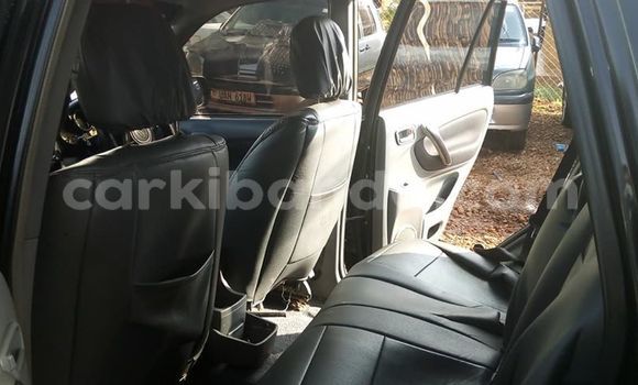 Nunua Ilio tumika Toyota RAV4 Nyeusi Gari ndani ya Kampala nchini Uganda Nunua Ilio tumika Toyota RAV4 Nyeusi Gari ndani ya Kampala nchini Uganda