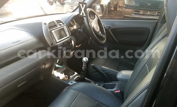 Nunua Ilio tumika Toyota RAV4 Nyeusi Gari ndani ya Kampala nchini Uganda Nunua Ilio tumika Toyota RAV4 Nyeusi Gari ndani ya Kampala nchini Uganda