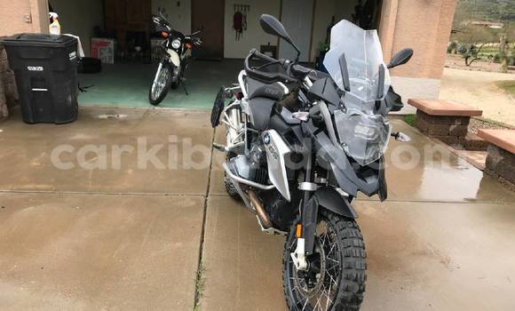 Gura Yakoze BMW R 1200 GS Other Bike i Kampala mu Uganda Gura Yakoze BMW R 1200 GS Other Bike i Kampala mu Uganda