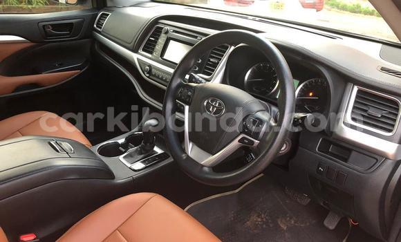 Gura Yakoze Toyota Kluger Other Imodoka i Kampala mu Uganda Gura Yakoze Toyota Kluger Other Imodoka i Kampala mu Uganda