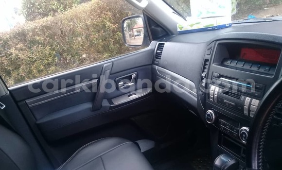 Acheter Occasion Voiture Mitsubishi Pajero Gris à Kampala, Ouganda Acheter Occasion Voiture Mitsubishi Pajero Gris à Kampala, Ouganda