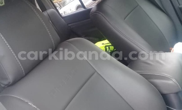 Acheter Occasion Voiture Mitsubishi Pajero Gris à Kampala, Ouganda Acheter Occasion Voiture Mitsubishi Pajero Gris à Kampala, Ouganda