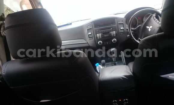 Acheter Occasion Voiture Mitsubishi Pajero Gris à Kampala, Ouganda Acheter Occasion Voiture Mitsubishi Pajero Gris à Kampala, Ouganda