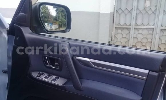 Acheter Occasion Voiture Mitsubishi Pajero Gris à Kampala, Ouganda Acheter Occasion Voiture Mitsubishi Pajero Gris à Kampala, Ouganda