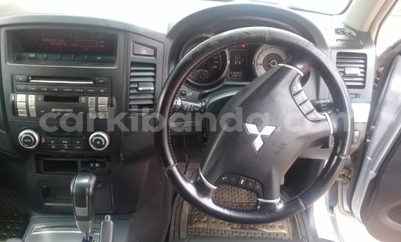 Acheter Occasion Voiture Mitsubishi Pajero Gris à Kampala, Ouganda Acheter Occasion Voiture Mitsubishi Pajero Gris à Kampala, Ouganda